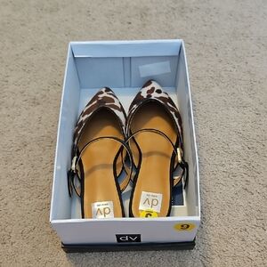NWT DV by Dolce Vita Women's Brown and Black Flats